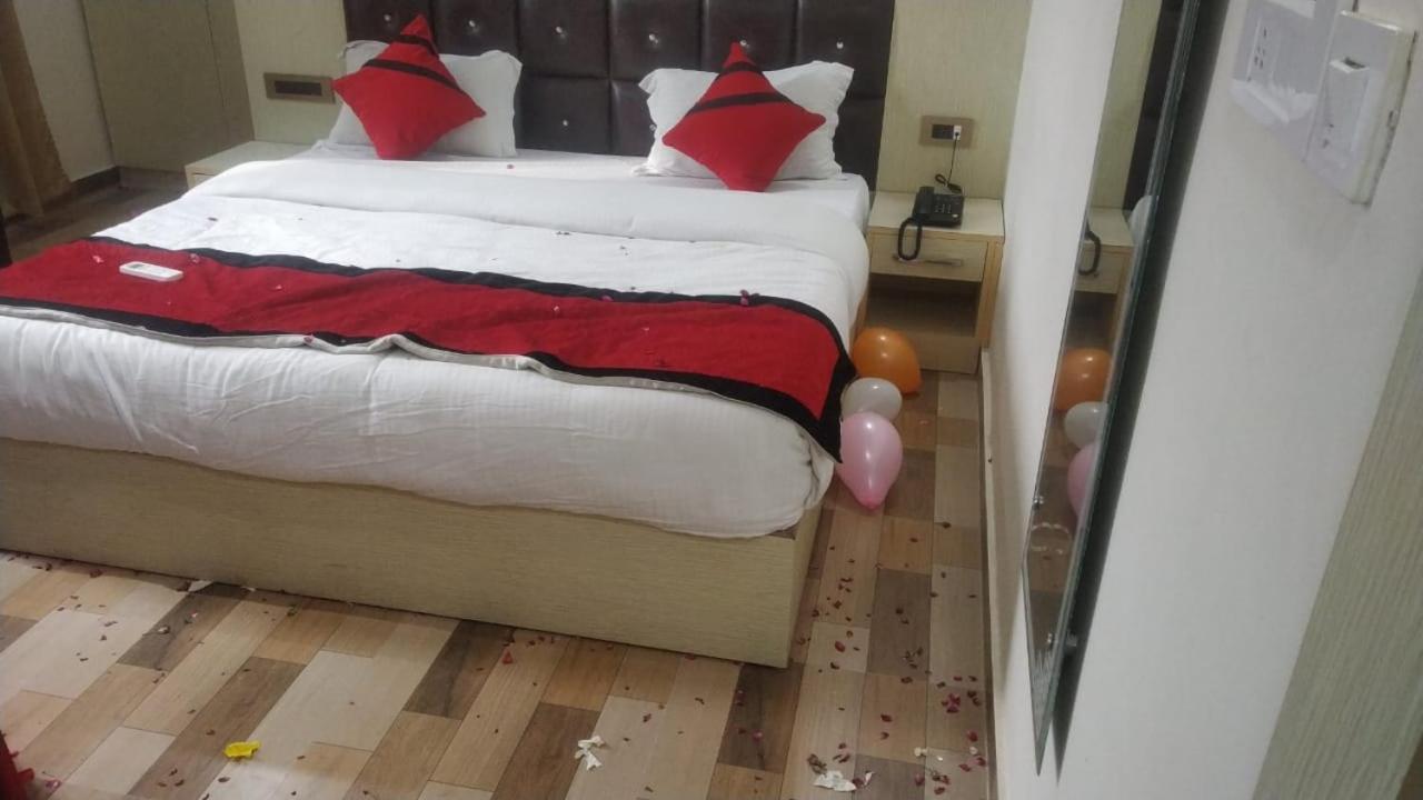 Hotel Ss Grand Lucknow Bagian luar foto