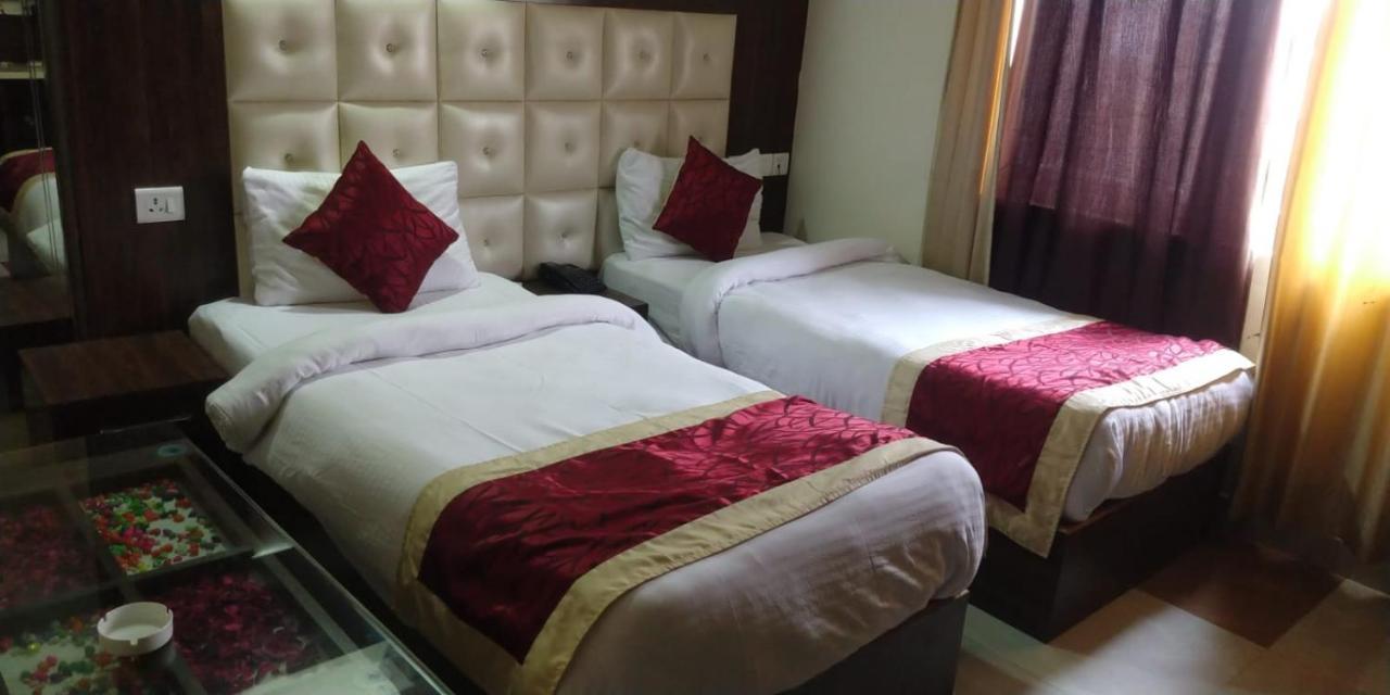 Hotel Ss Grand Lucknow Bagian luar foto