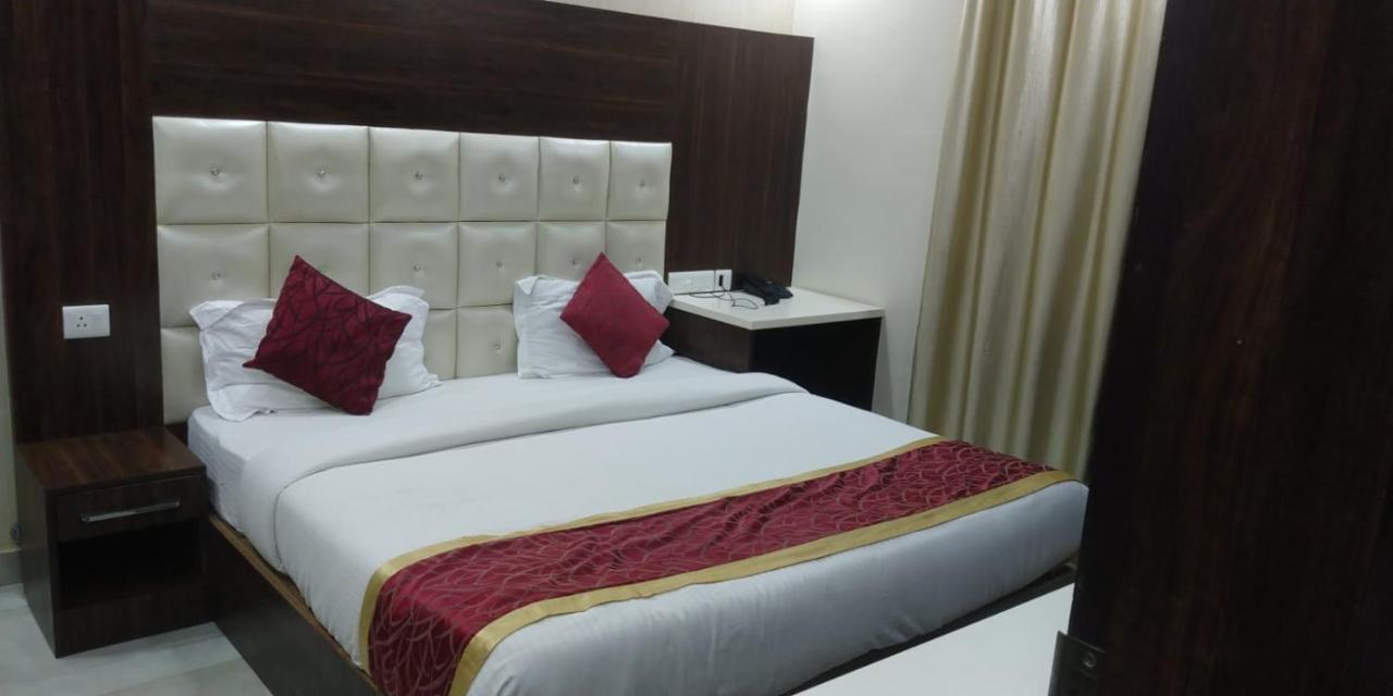 Hotel Ss Grand Lucknow Bagian luar foto