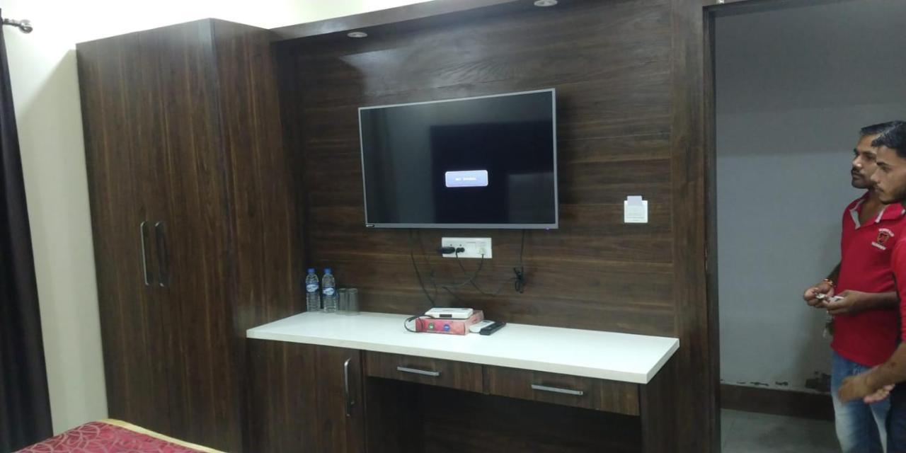 Hotel Ss Grand Lucknow Bagian luar foto