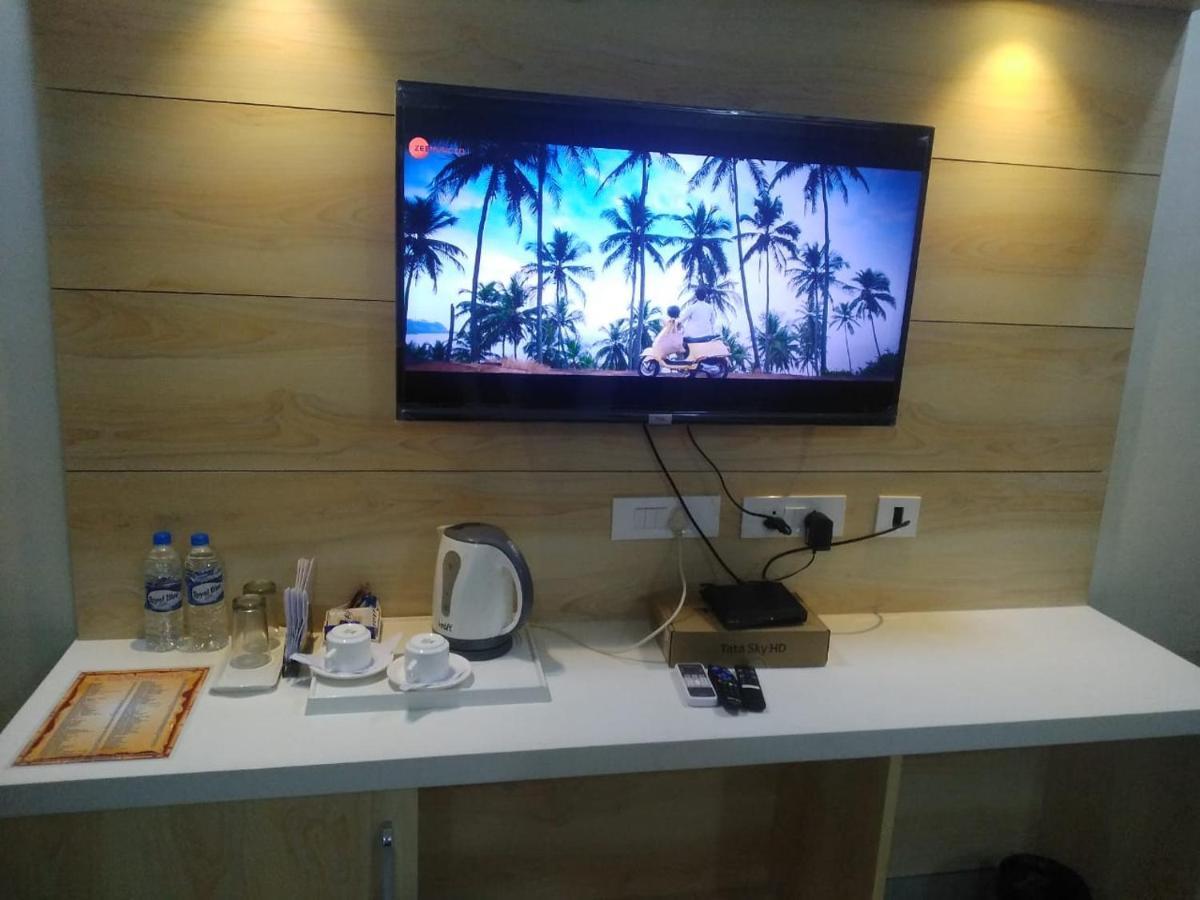 Hotel Ss Grand Lucknow Bagian luar foto