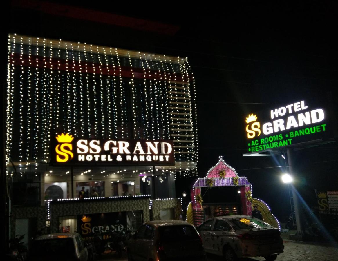 Hotel Ss Grand Lucknow Bagian luar foto