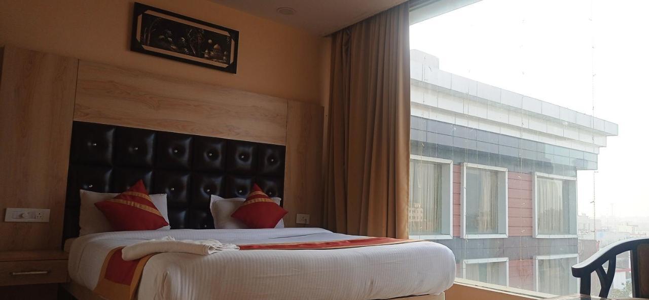 Hotel Ss Grand Lucknow Bagian luar foto