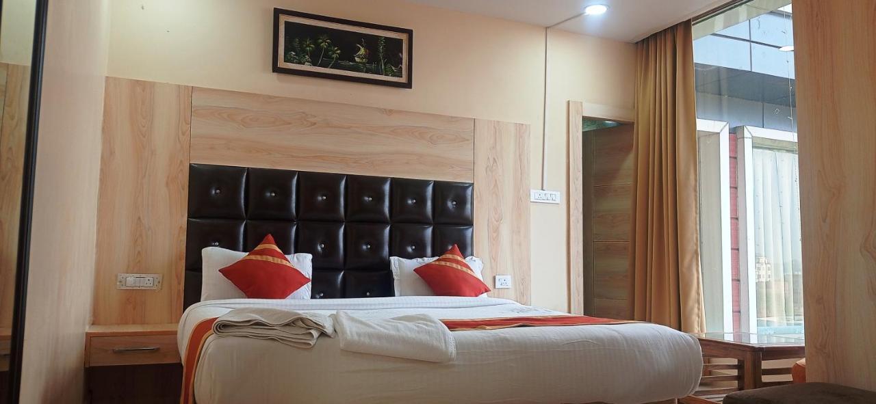 Hotel Ss Grand Lucknow Bagian luar foto