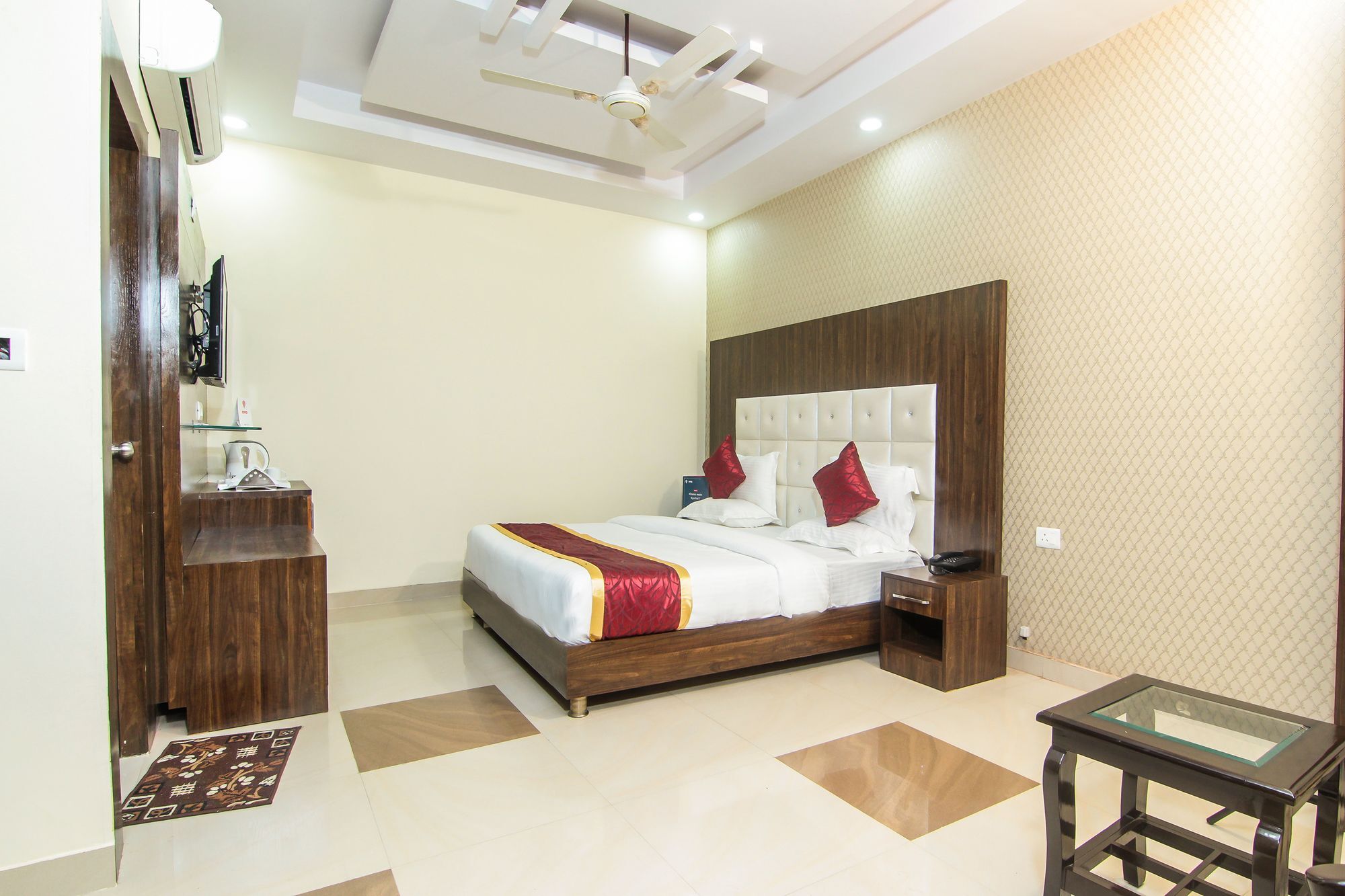 Hotel Ss Grand Lucknow Bagian luar foto