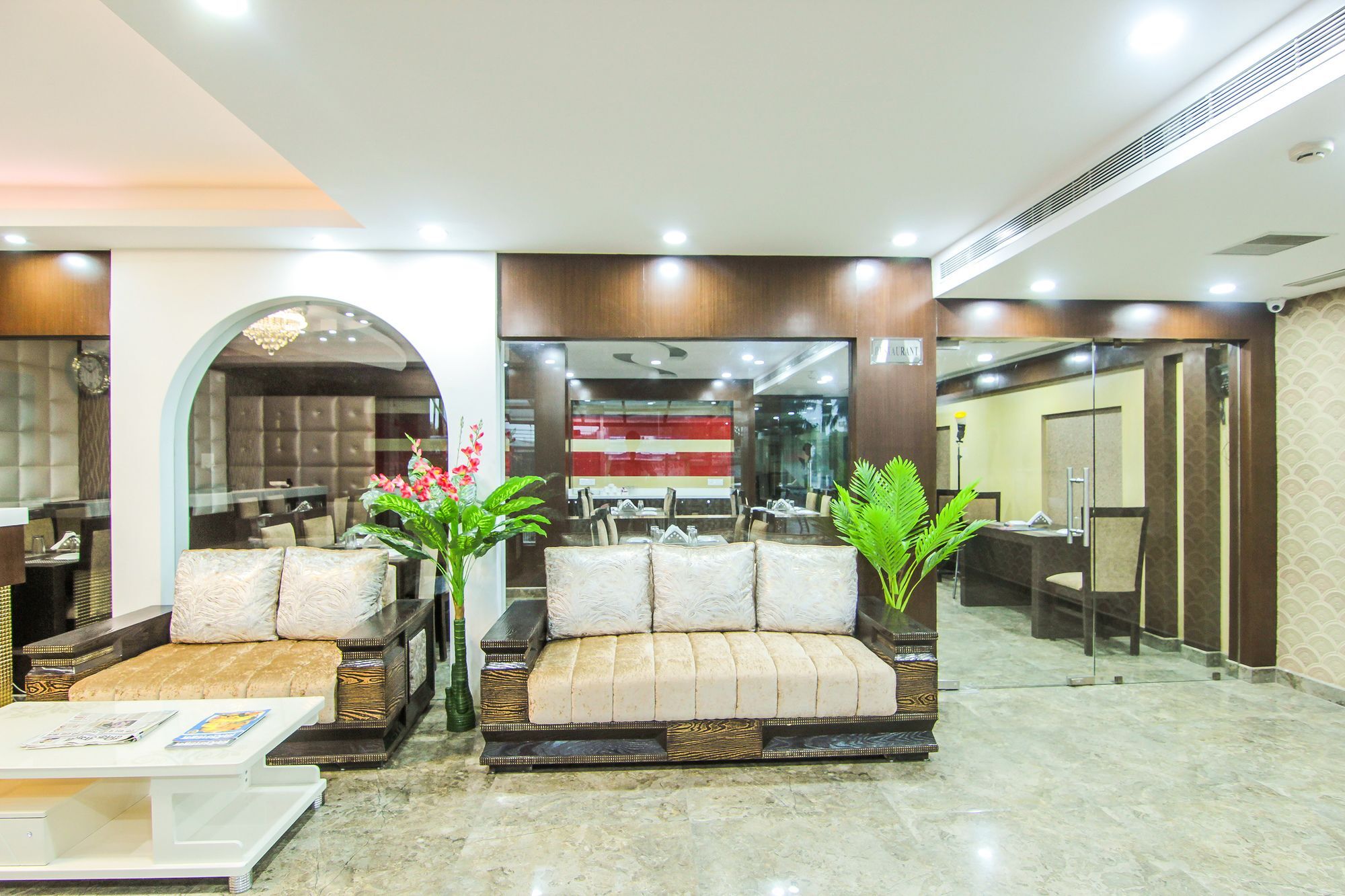 Hotel Ss Grand Lucknow Bagian luar foto