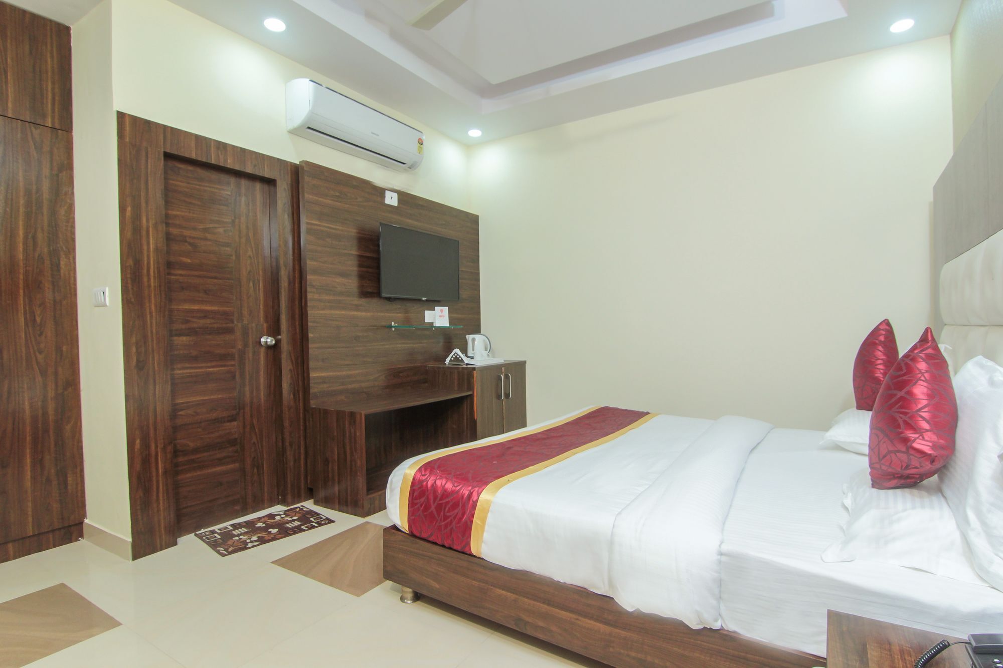 Hotel Ss Grand Lucknow Bagian luar foto